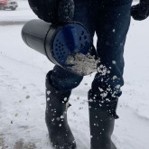 Chapin 8740 Hand Shaker Spreader - 64 oz